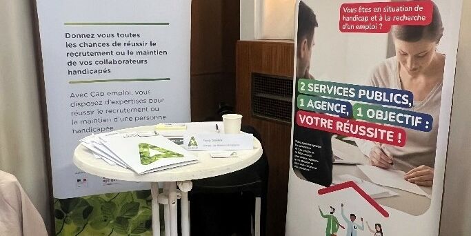 Le stand Cap Emploi